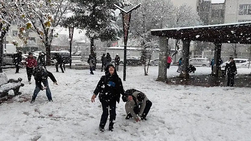 Kar ve Buzlanma Eğitimi Aksattı: 20 İlde Okullara Ara