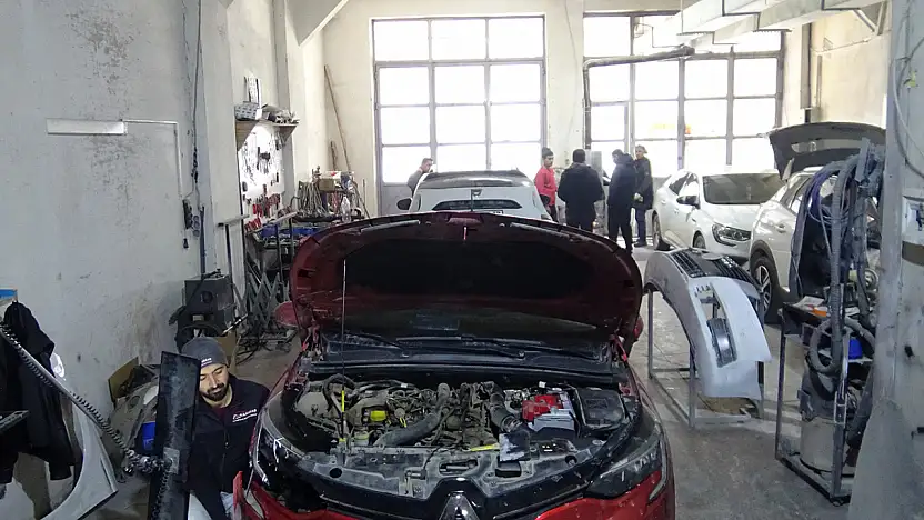 Kazalar yağışla arttı, oto tamircilerde yoğunluk