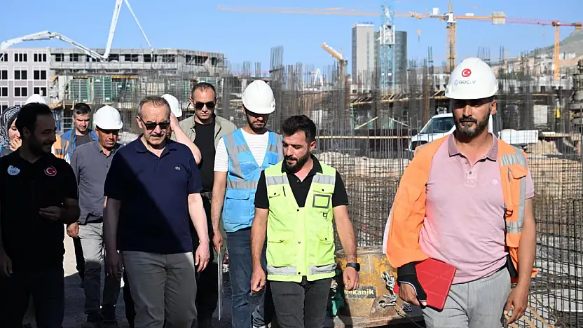 Kışla Caddesi ve Saray Mahallesinde inşaatlar devam ediyor