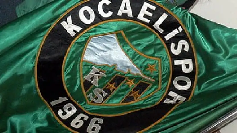 Kocaelispor Takımı Selçuk İnan'a Teslim Etti