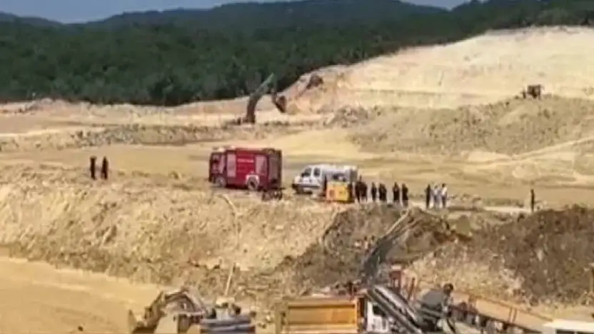 Kum ocağında göçük: 2 işçi göçük altında kaldı