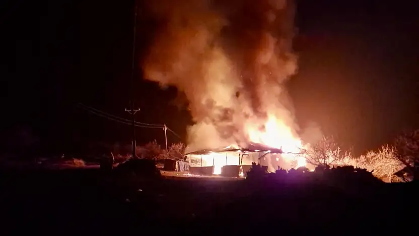 Kurşunlu Mahallesi'nde Çıkan Yangın Evi Küle Çevirdi