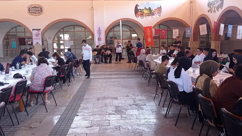 Malatya Büyükşehir Belediyesinden YKS Öncesi Öğrencilere Moral Desteği
