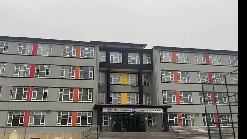 Malatya'da 12 Yaşındaki Öğrenci Teneffüste Kalp Krizi Geçirdi, Hayatını Kaybetti