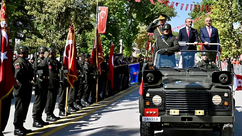 Malatya'da 30 Ağustos Zafer Bayramı ve Türk Silahlı Kuvvetleri Günü 103. Yıl Dönümü Coşkuyla Kutlandı