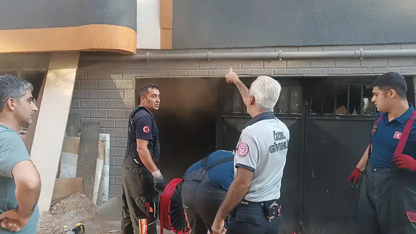 Malatya'da bir mobilya deposunda yangın