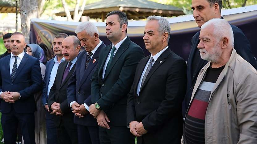 Malatya'da Dijital Detoks Buluşması: Telefonlar Bir Kenara, Sohbet Ön Plana
