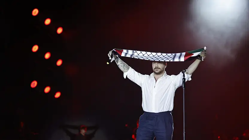 Malatya'da Gazze'ye Ses Oldu! Sinan Akçıl'dan Sahneden Sert Mesaj