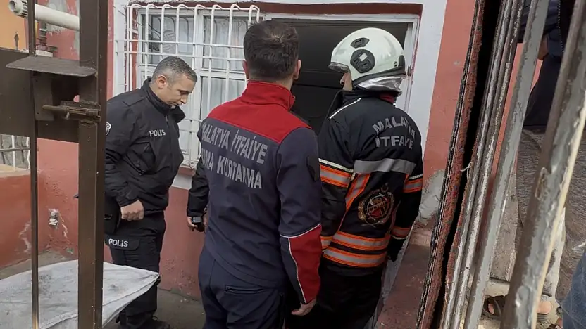 Malatya'da İntihar İhbarı Paniğe Neden Oldu: Ekipler Kapıyı Kırarak Eve Girdi