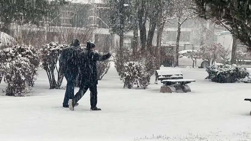 Malatya'da Kar Kalınlığı 40 Santimetreye Ulaştı