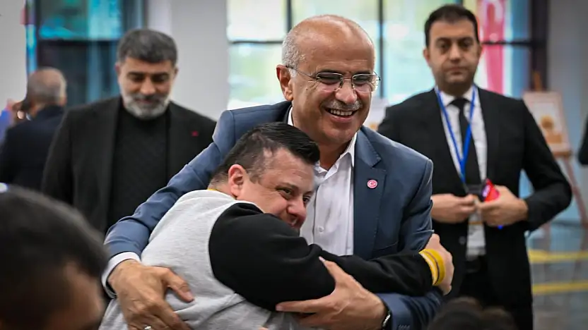 Malatya'da Kitap ve Kültür Buluşması: Başkan Er'den Özel Çocuklara Anlamlı Jest