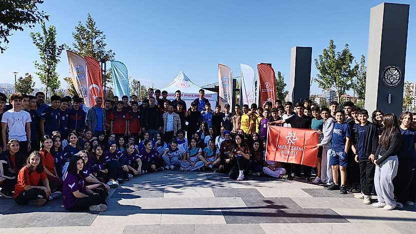 Malatya'da Oryantiring Rekoru! 422 Sporcu Parkura Çıktı