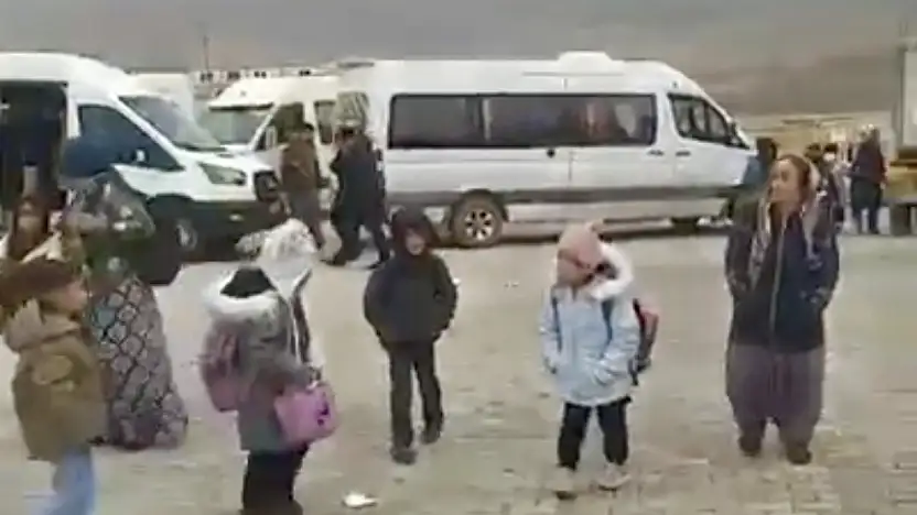 Malatya'da Servis Krizi: Veliler Saat Değişikliğine Tepki Gösterdi