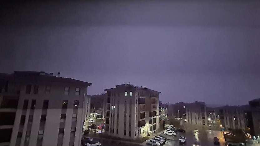 Malatya'da Şimşekler Geceyi Aydınlattı