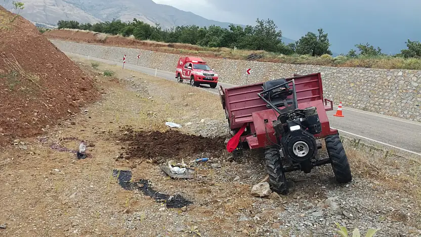 Malatya'da tarım aracı devrildi: 1 ölü