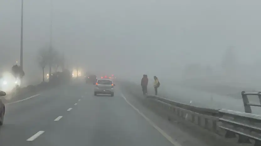 Malatya'da Yoğun Sis Hayatı Olumsuz Etkiledi, Görüş Mesafesi 20 Metreye Düştü