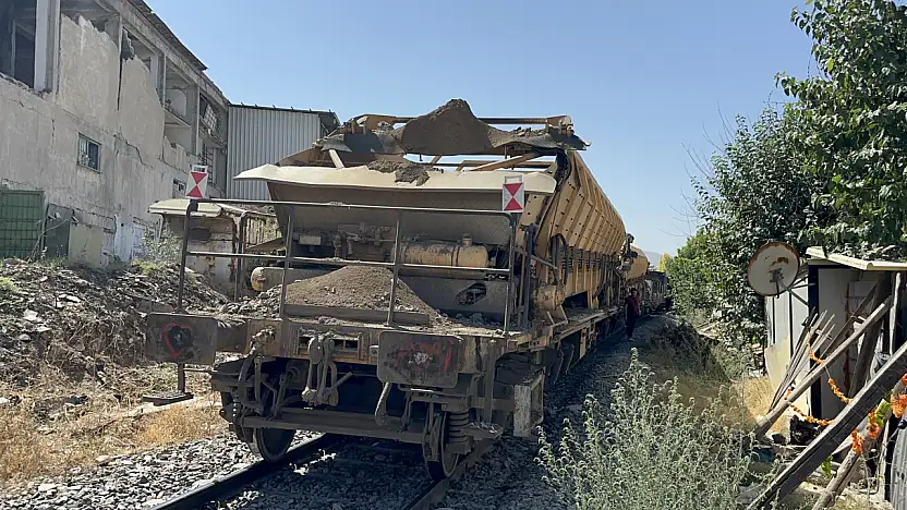 Malatya'da Yük Treni Dehşeti: 59 Yaşındaki Kişi Ağır Yaralandı