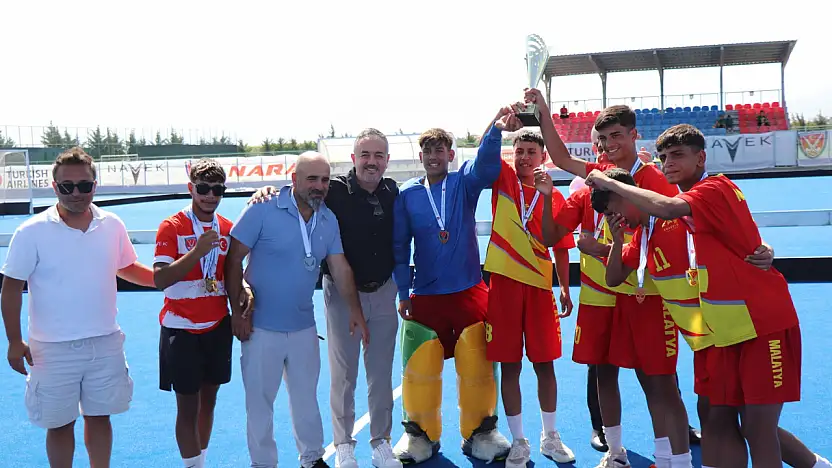 Malatya Hokey U16 Türkiye şampiyonu oldu