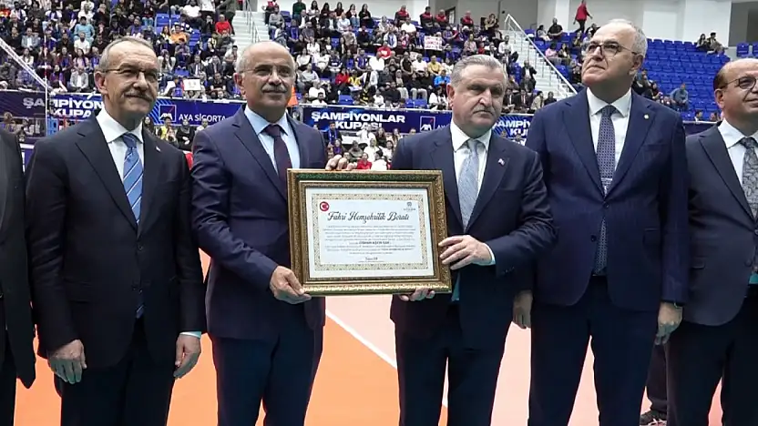 Malatya'nın Onur Belgesi Bakan Bak'a Takdim Edildi