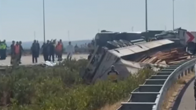 Manisa Akhisar'da otoyol faciası: 11 ölü, 27 yaralı