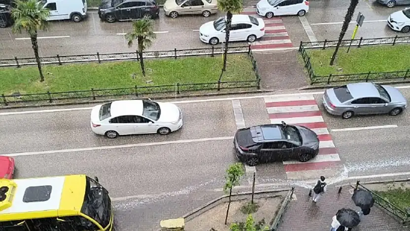 Meteoroloji'den sağanak ve kuvvetli rüzgâr uyarısı