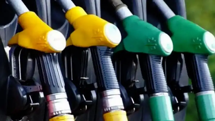 Motorine gelen 2,11 liralık zam tabelalara yansıdı