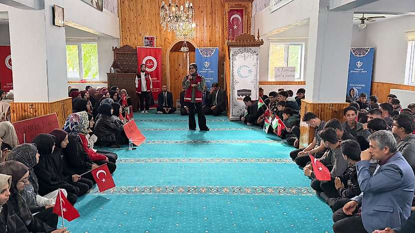 Öğrenciler camide değerleriyle buluştu