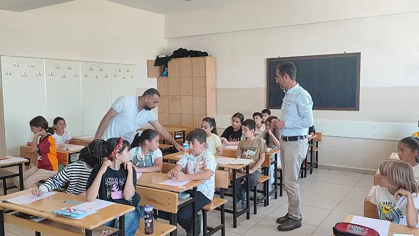 Öğretmenlerin il içi mazerete bağlı yer değiştirme başvuruları duyurusu yayımlandı