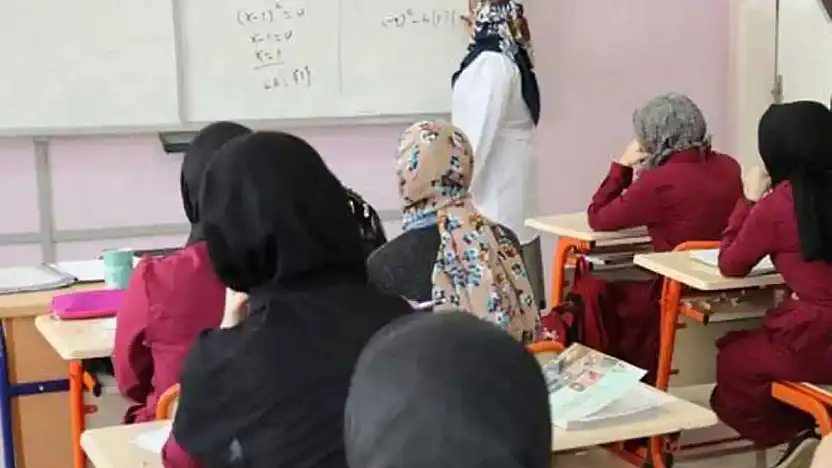 Öğretmenlerin il içi mazerete bağlı yer değiştirme işlemlerine ilişkin duyuru yayımlandı