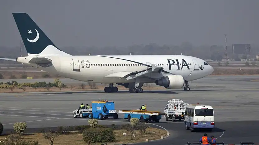 Pakistan havaalanlarında uçuş operasyonları geçici olarak askıya alındı