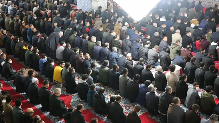 Regaib Kandili yarın idrak edilecek