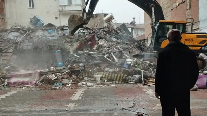 Şadoğlu ve Bulutlar Davalarında Bilirkişi Raporu Bekleniyor: Duruşmalar Ertelendi