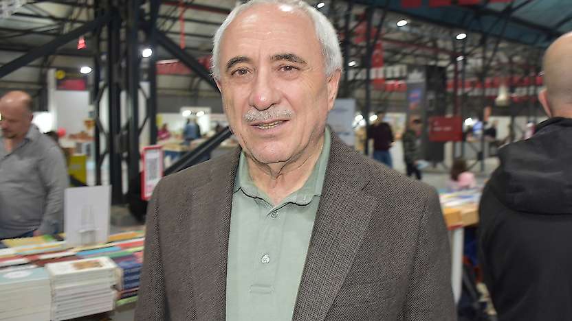 Şair Nurullah Genç: Geçmişi bilmeyen bugünü anlayamaz