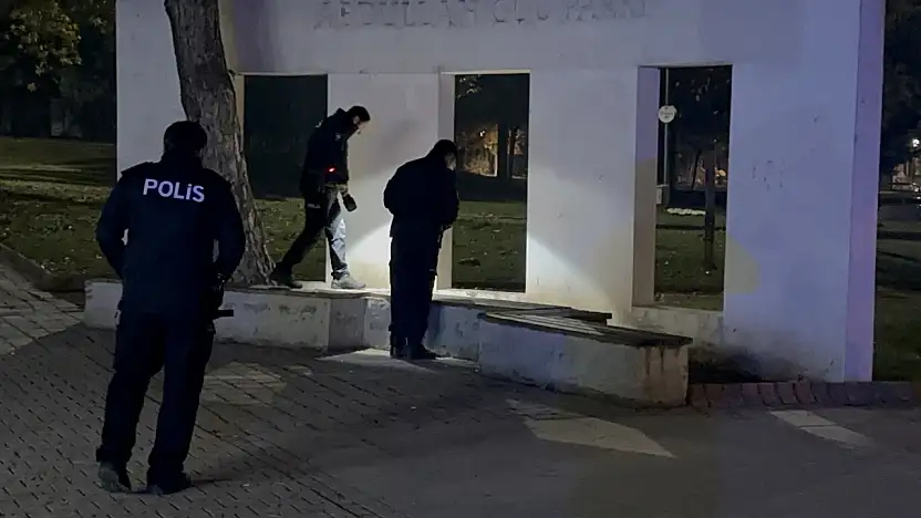 Seyir Halindeki Araçtan Ateş Açıldı, 18 Yaşındaki Genç Hastaneye Kaldırıldı