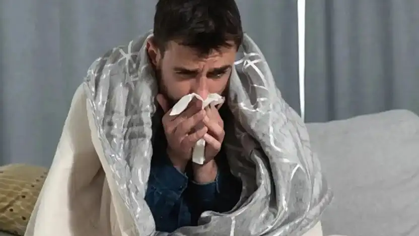 'Şimşek Çakması Gibi Ağrı: Trigeminal Nevralji Yaşamı Durduruyor'