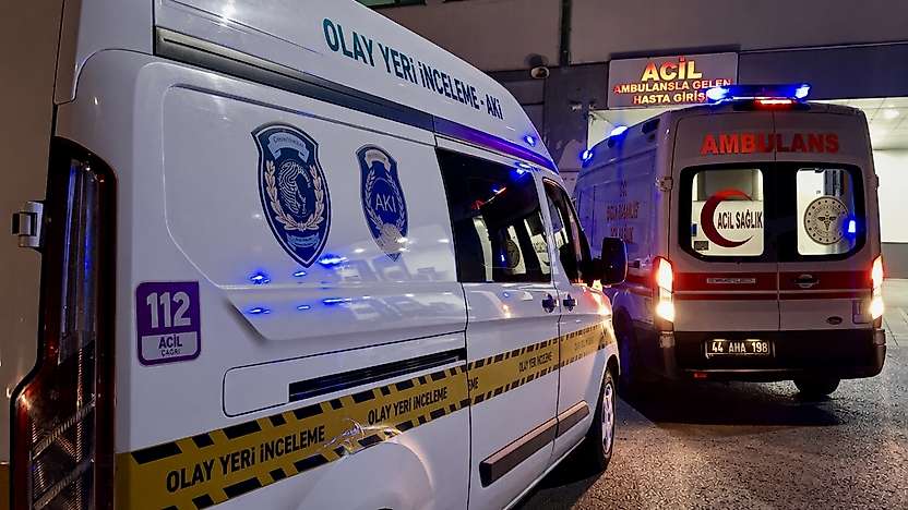 Sohbet Bir Anda Kabusa Döndü! Silah Ateş Aldı, Genç Yaralandı