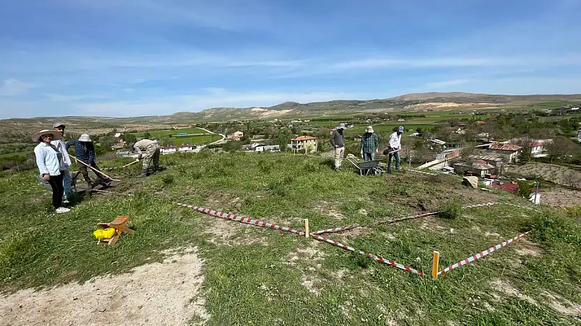 Tadım Kalesi ve Höyüğü'nde Kazı Çalışmaları Yeniden Başladı