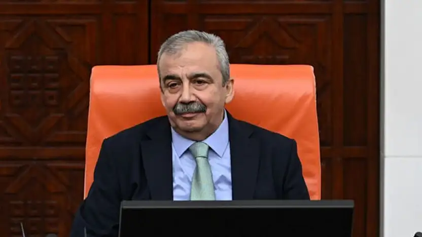 TBMM Başkanvekili Sırrı Süreyya Önder hayatını kaybetti