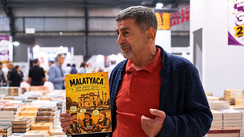 Yaşar Karaaslan'ın 'Malatyaca' Kitabı İlk İmza Gününde Okurlarla Buluştu