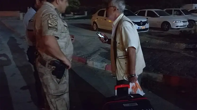 Yaşlı adam 25 milyon lirasını kaptırmaktan son anda kurtuldu