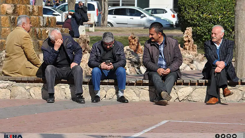 Yaşlı Derneğinden TBMM'ye 'Emekli Aylığı Artışı' Çağrısı