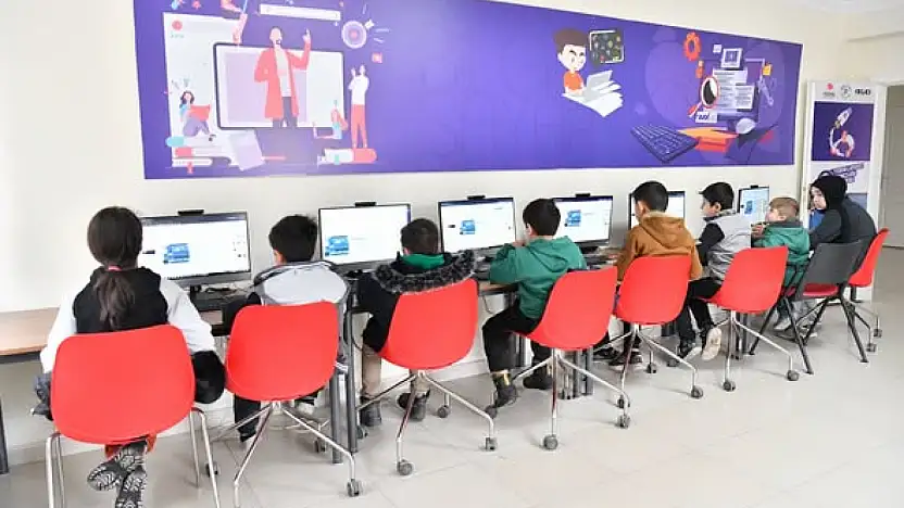 Yeşilyurt'ta Eğitim ve Üretim Buluşuyor: Mesleki Eğitim Merkezi'ne Yoğun İlgi