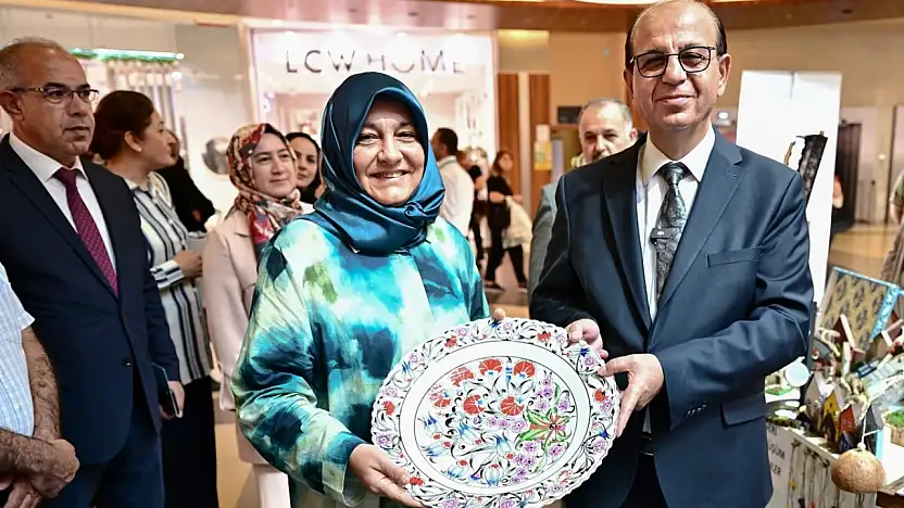 Yeşilyurt'ta El Emeği Göz Nuru Eserler Sergilendi