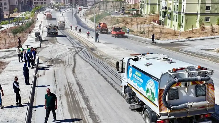 Yeşilyurt'ta Temizlik Seferberliği Sürüyor: İkizce TOKİ Konutları Baştan Aşağıya Temizlendi