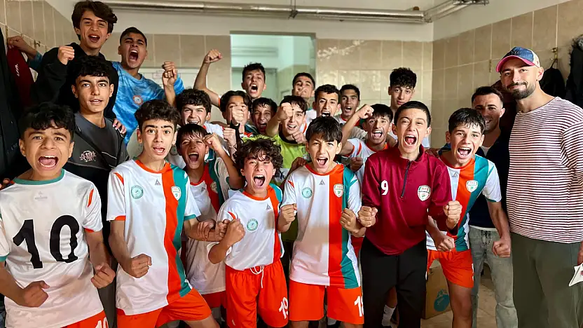 Yeşilyurtspor U14 Fırtına Gibi Esti: Kahramanmaraş İstiklalspor'u 7-2 Mağlup Etti!