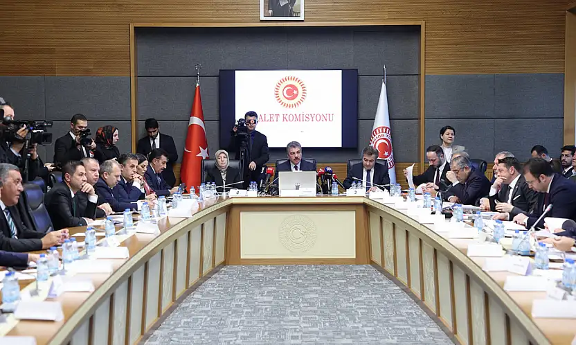 11'inci Yargı Paketi'nin İlk 15 Maddesi Komisyon'dan Geçti: 55 Bin Hükümlü İçin Tahliye Yolu Açılıyor