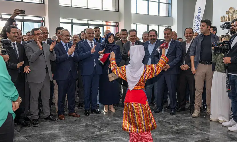 11. Malatya Anadolu Kitap Ve Kültür Fuarı Kitapseverlere Kapılarını Açtı