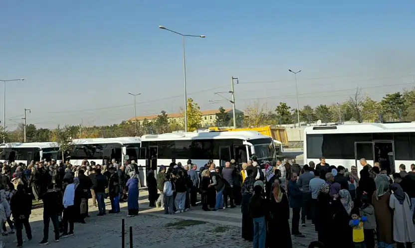 170 Kişilik Malatya Umre Kafilesi Dualar ve Gözyaşlarıyla Yolcu Edildi