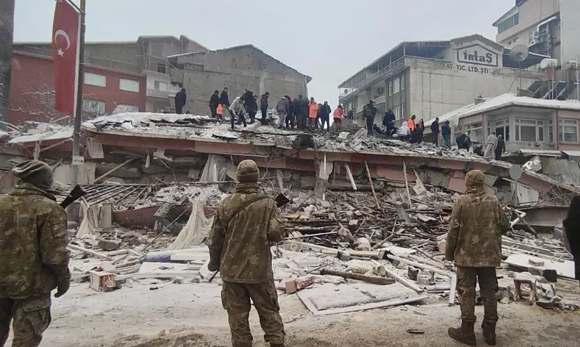 19 kişinin öldüğü Ermeç Apartmanı davasında duruşma ertelendi