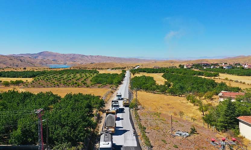 20 Kilometrelik Grup Yolunda Asfalt Çalışmaları Sürüyor